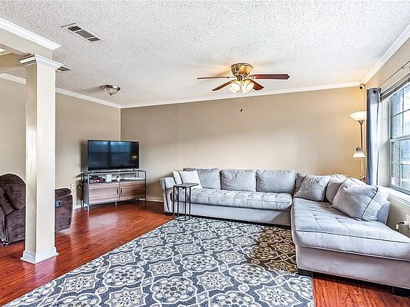 2nd image of 1494 Meadowlawn Dr