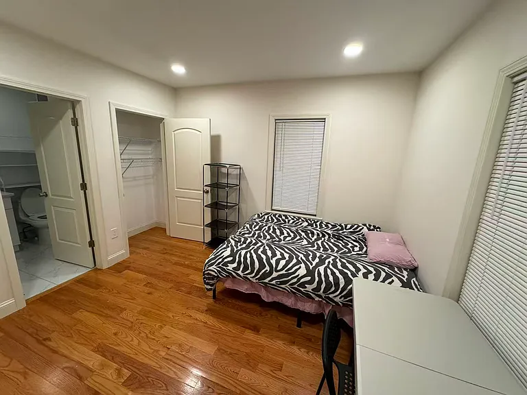 616R Main St #1 — Photo 1
