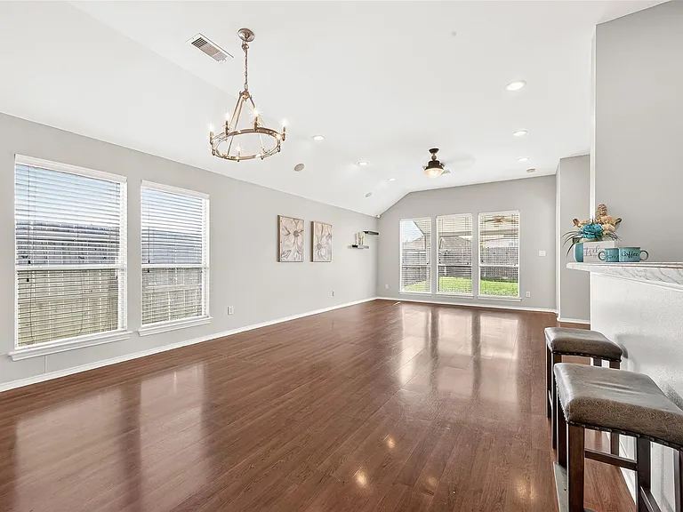 7116 Granger Ridge Ln — Photo 4