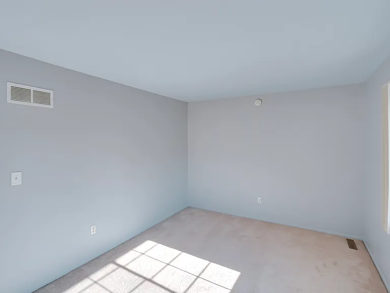 32276 W Twelve Mile Rd #31 — Photo 28