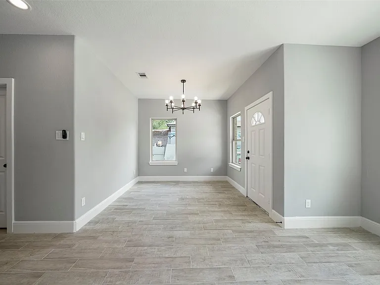 4205 Elmwood St #B — Photo 10