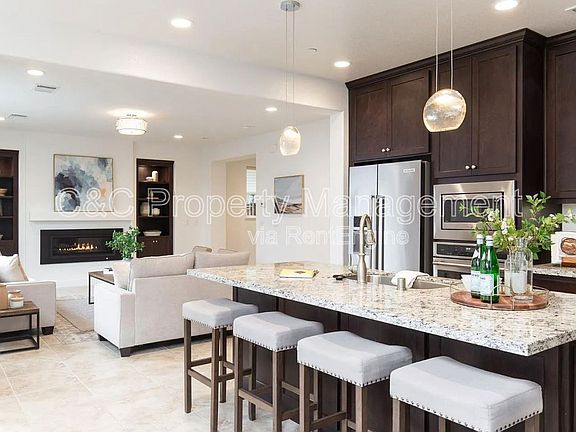 4th image of 2725 Parkview Way