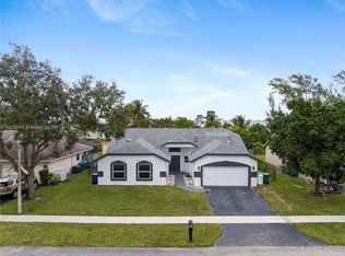 7455 NW 53rd St, Lauderhill, FL 33319