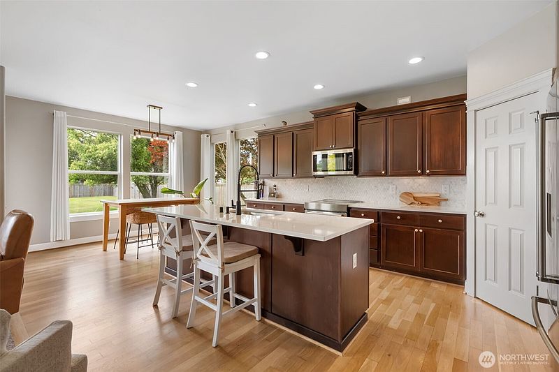 3rd image of 17845 Irwin Street SW