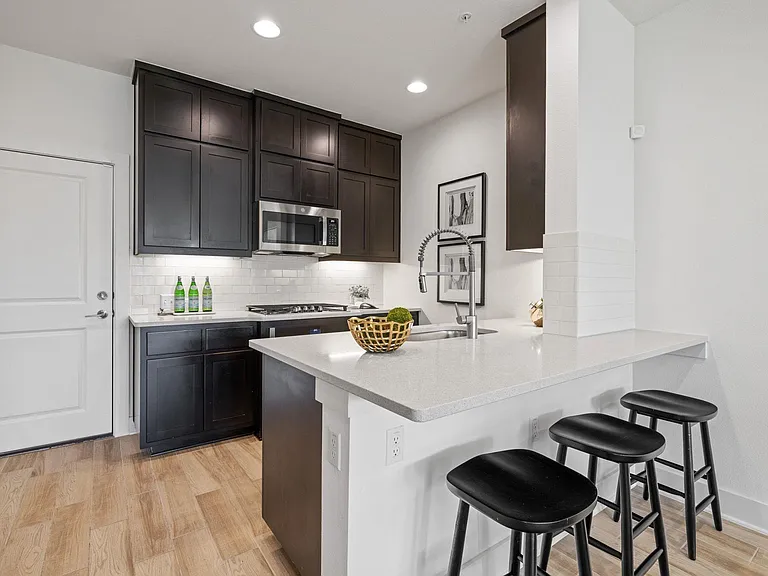 2508 Simond Ave #C — Photo 17