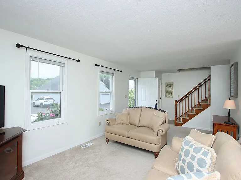36 Southgate Dr #36 — Photo 9