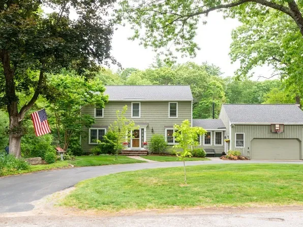 9 Parish Rd, Georgetown, MA 01833