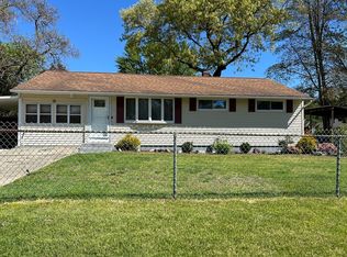 18 Shirley Rd, Springfield, MA 01109