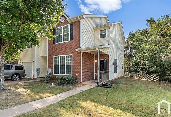 3rd image of 7679 Creekside Ln