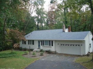 2 Red Stone Dr, Weatogue, CT 06089