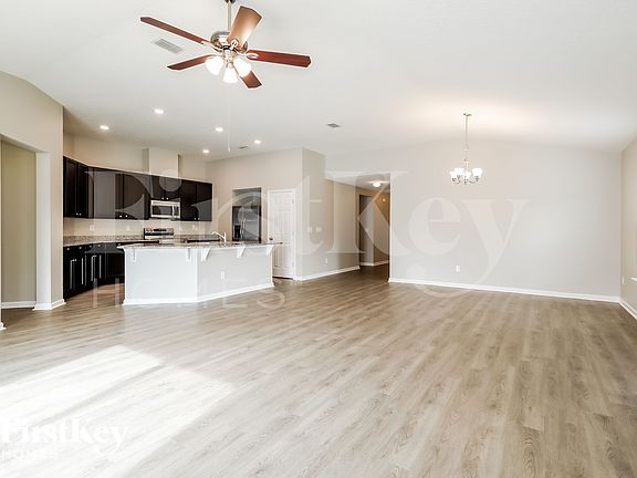 4th image of 319 Hepburn Rd