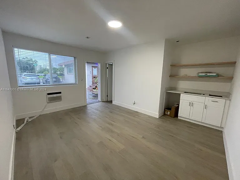800 N Federal Hwy #5 — Photo 20