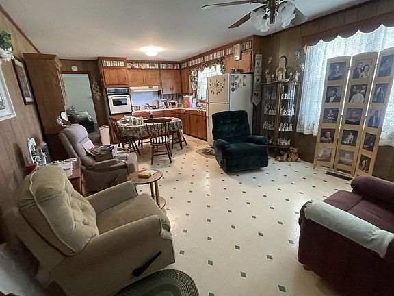 3rd image of 3828 Main St