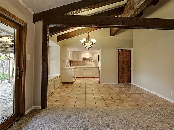 5th image of 213 Fawn Valley Dr