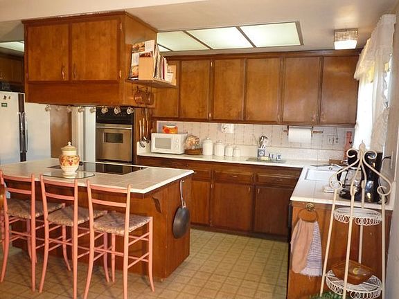4th image of 1664 Vann Ct