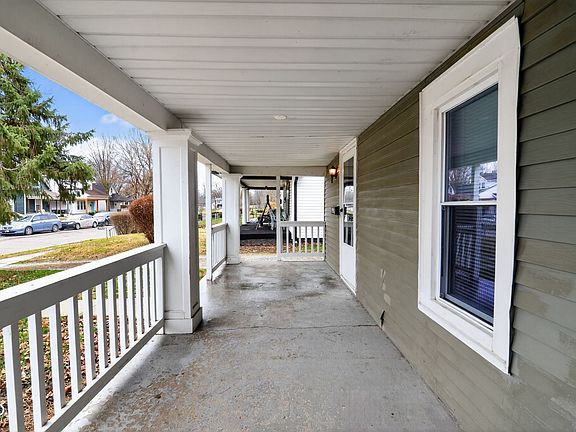 4th image of 3922 Rookwood Ave