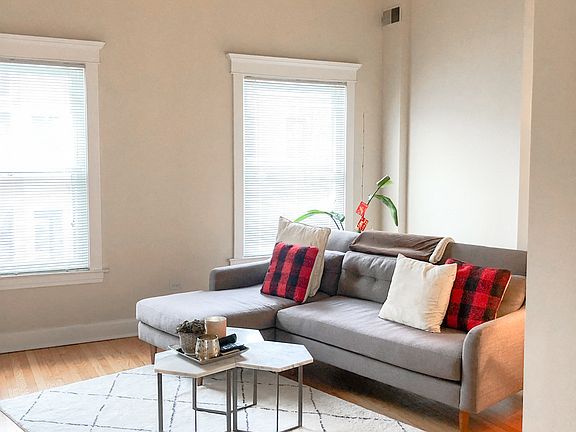 5th image of 3451-53 N Southport Ave #3451-2