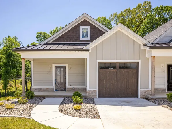 753 Eagle Point Dr, Grand Rivers, KY 42045