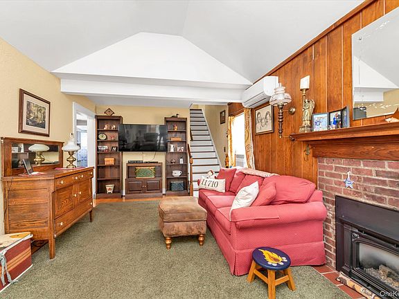 3rd image of 2483 Hicks Street