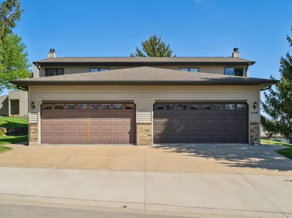 3058 Deerwood Cir, Dubuque, IA 52003