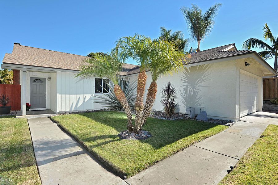 1st image of 15566 Paseo Jenghiz