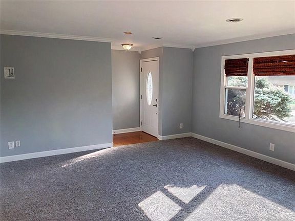 3rd image of 202 S Park St