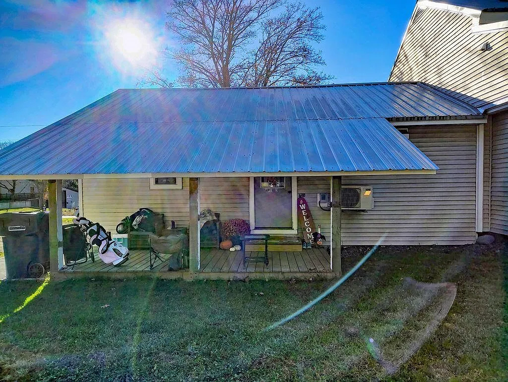 1 bed, 1.0 bath, 720 sqft, $1,800 — Photo 2