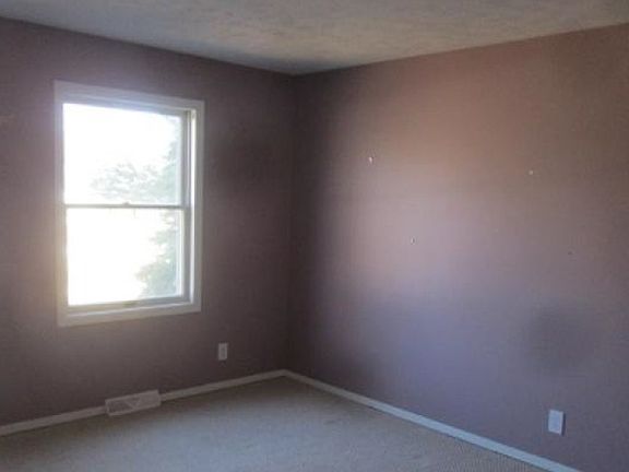 4th image of 801 W Grant St
