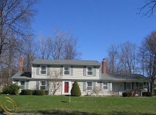 2962 Orchard Trail Dr, Troy, MI