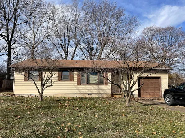 1239 N Fender Avenue, Springfield, MO 65803