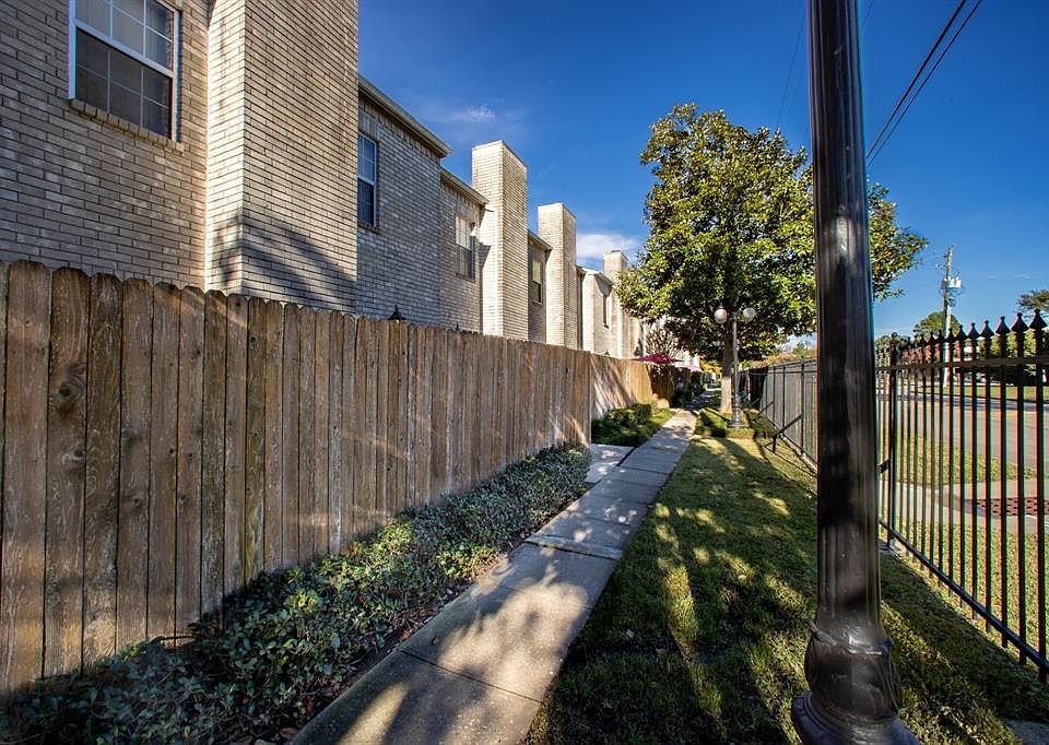 1st image of 17429 Red Oak Dr #7429