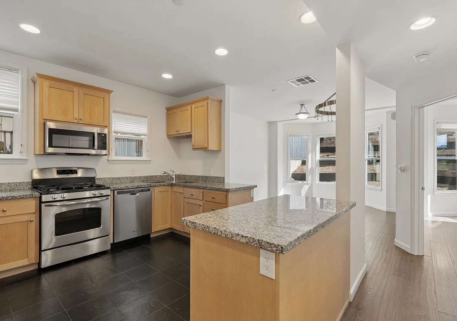 1215 Jackson Street — Photo 4