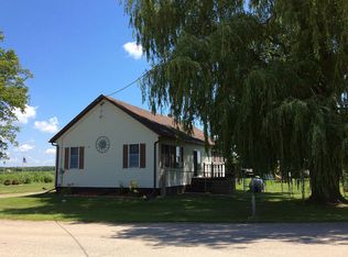 N6102 Hooyman Rd, Shiocton, WI 54170