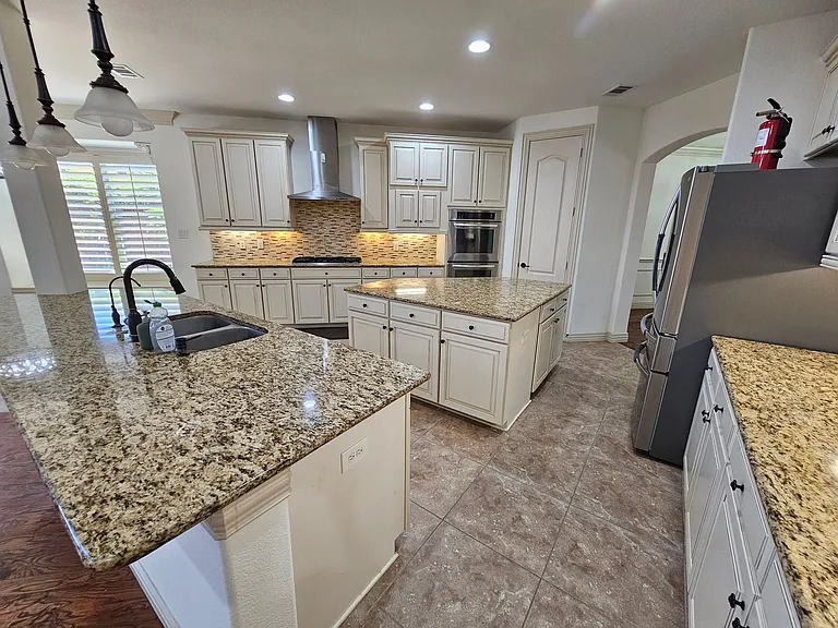 12340 Payne St — Photo 8