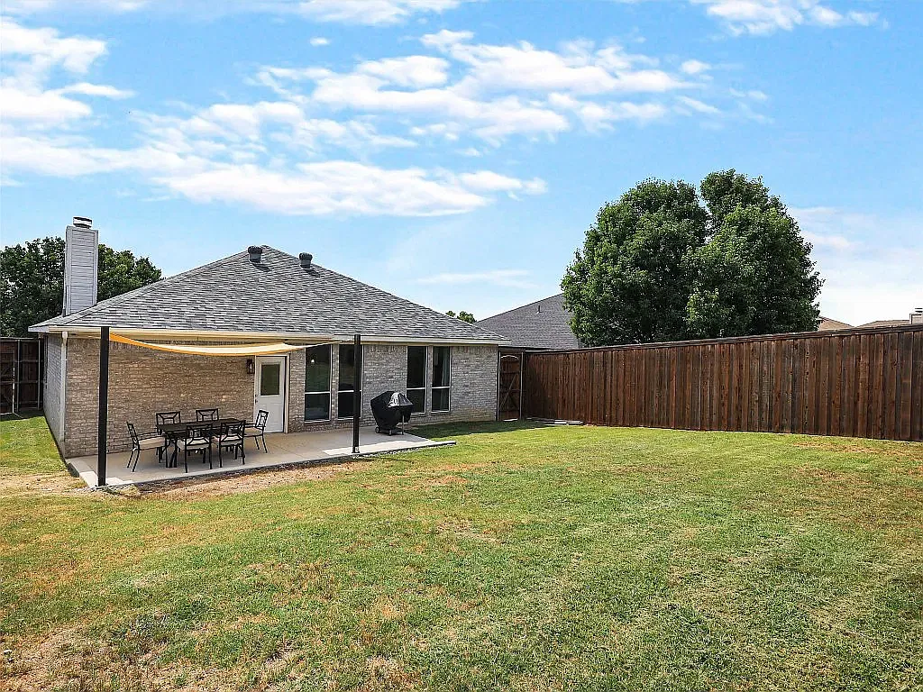 6432 Downeast Dr — Photo 2