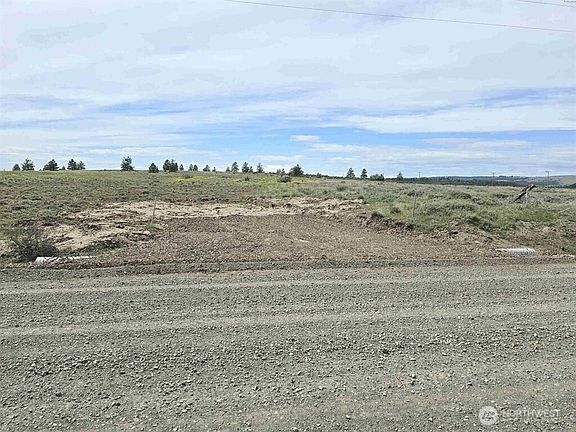 3rd image of 141 Middle Rd