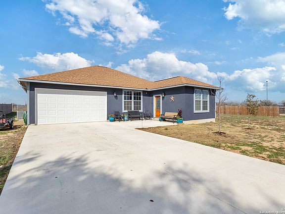 4th image of 8307 ELMENDORF LAVERNIA