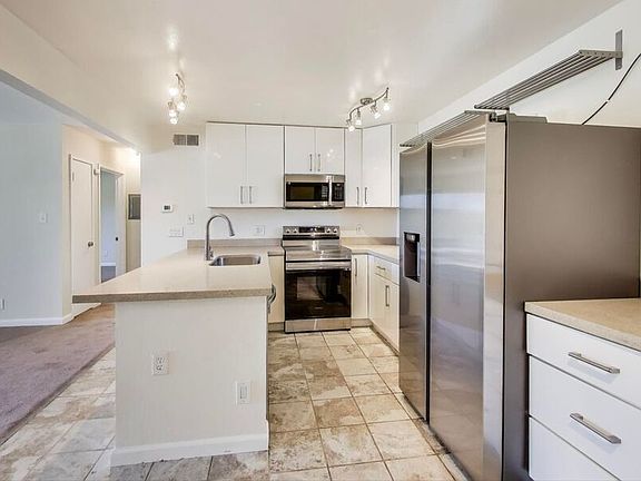 4th image of 1701 Shoreline Dr #207