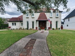 15906 River Roads Dr, Houston, TX 77079
