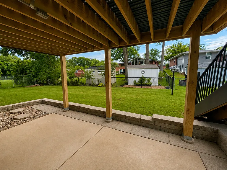 9843 Briarstone Dr — Photo 30