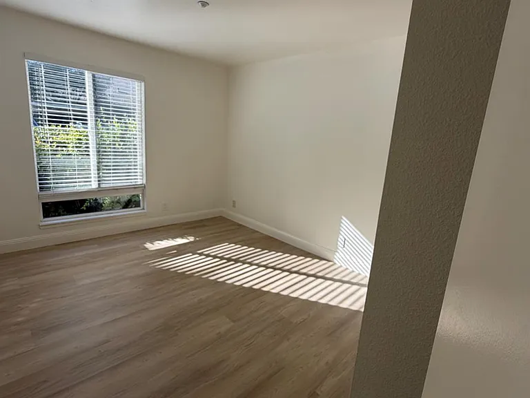 6241 Riverside Blvd #112 — Photo 23