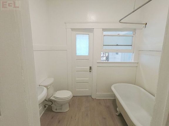 3rd image of 422 E Avenue 28