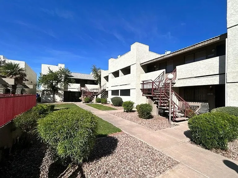 3301 E Earll Dr #119 — Photo 2