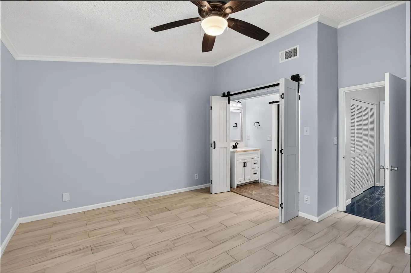 7701 Baymeadows Circle West - 1 — Photo 2