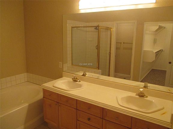 4th image of 9658 Emeraude Ave #0