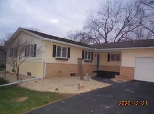 230 N Lovejoy St, El Paso, IL