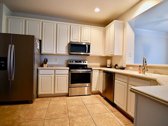 2nd image of 11052 Castlemain Cir E