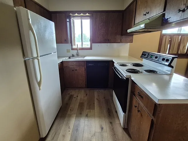 1444 N B St #7 — Photo 4