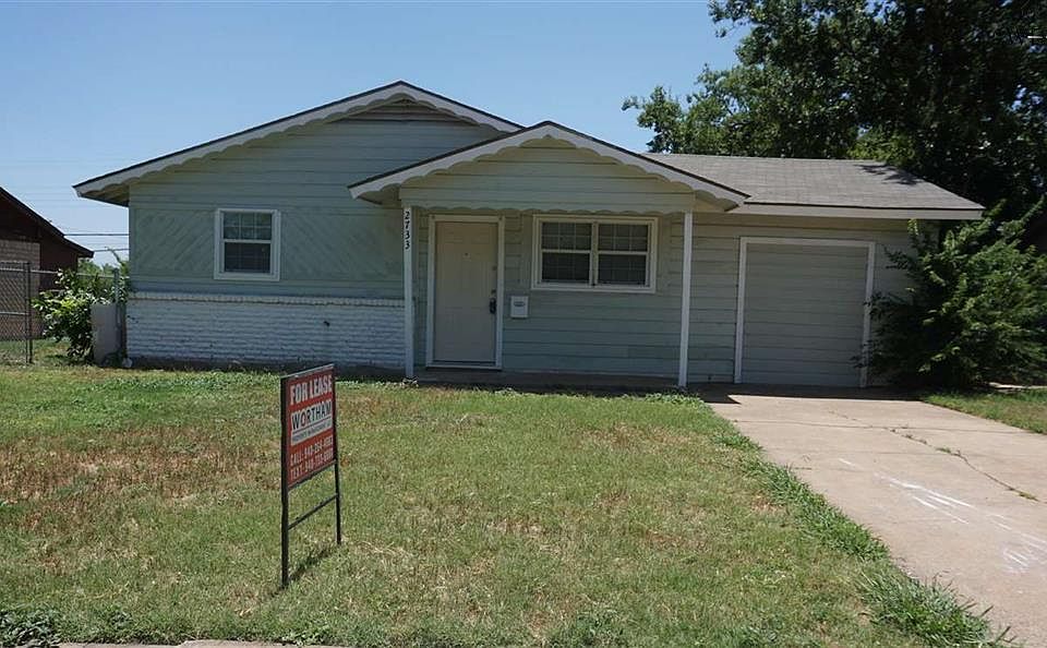 1st image of 2733 Roanoke Dr