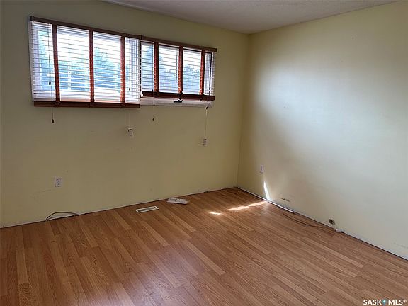 4th image of 602 4th Street